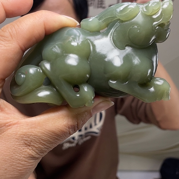 和田玉未镶嵌把件