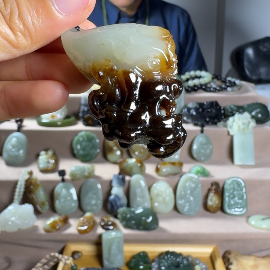 和田玉颈饰未镶嵌