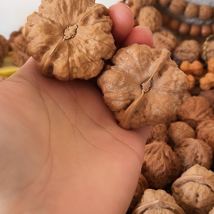 吊坠文玩核桃b**e老树蛤魔头狮子头