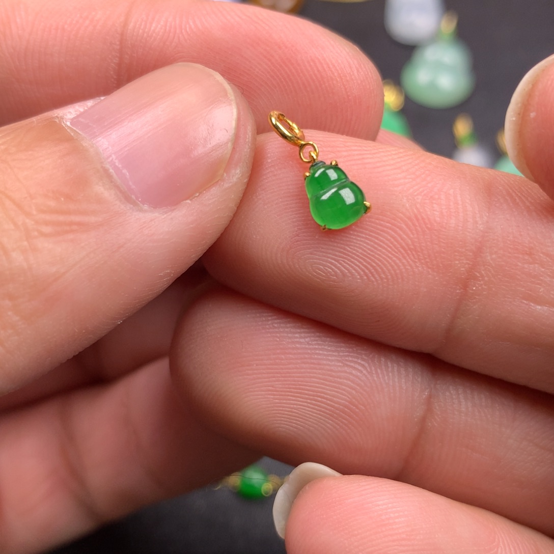 【闪购商品】颈饰18K金镶嵌翡翠翡翠