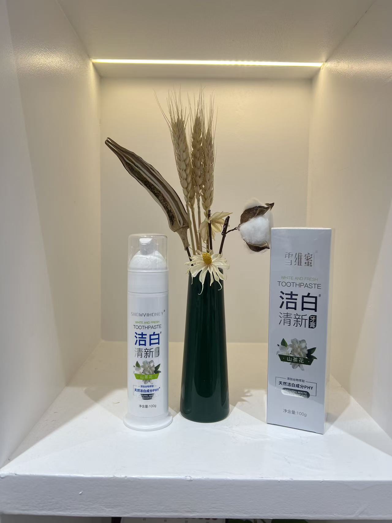 雪维蜜洁白清新牙膏