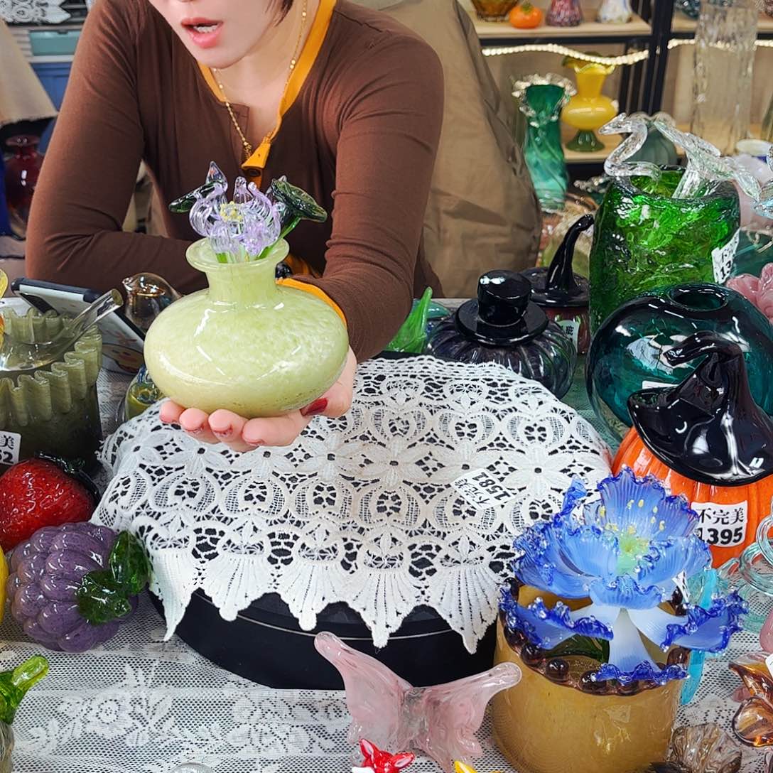  家悦琉璃工艺品不完美花送瓶