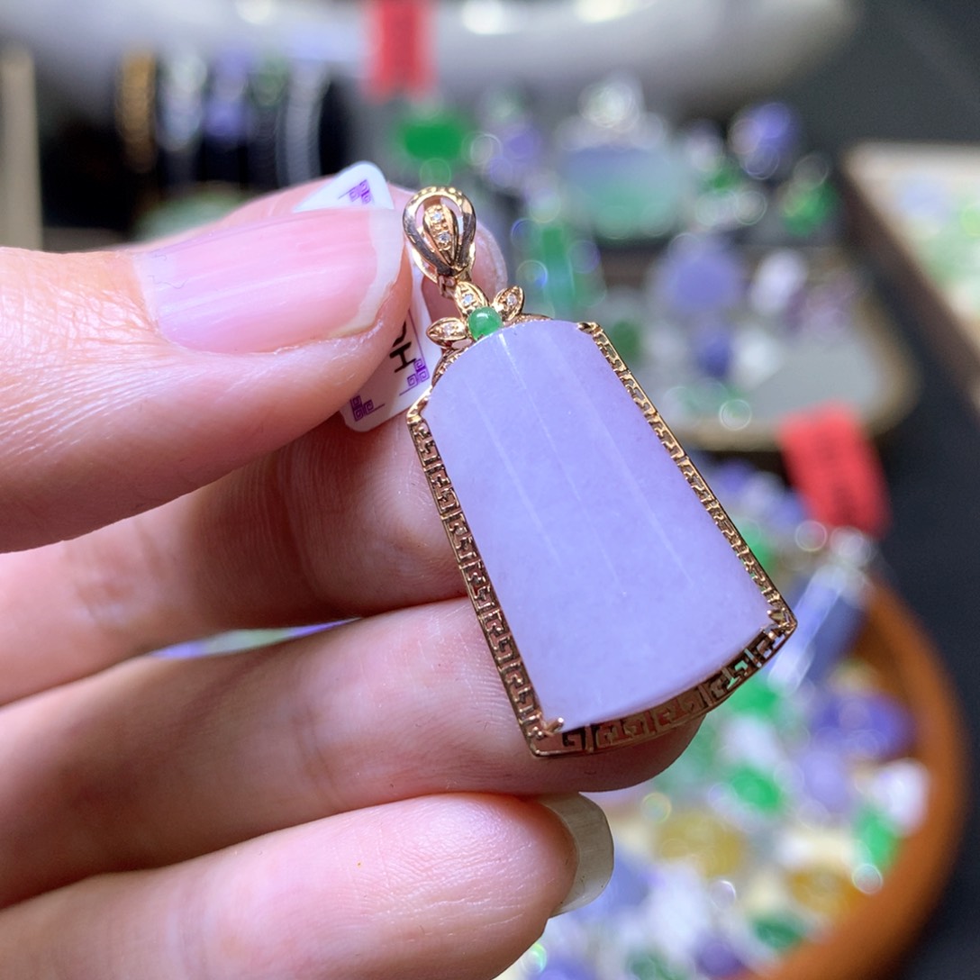 【闪购商品】翡翠颈饰18K金镶嵌翡翠吊坠项链