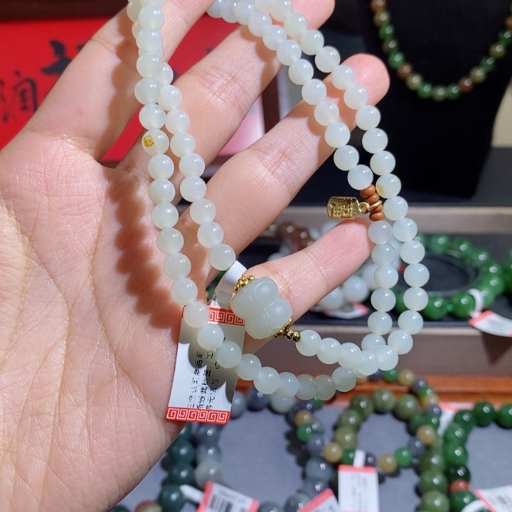 和田玉颈饰未镶嵌