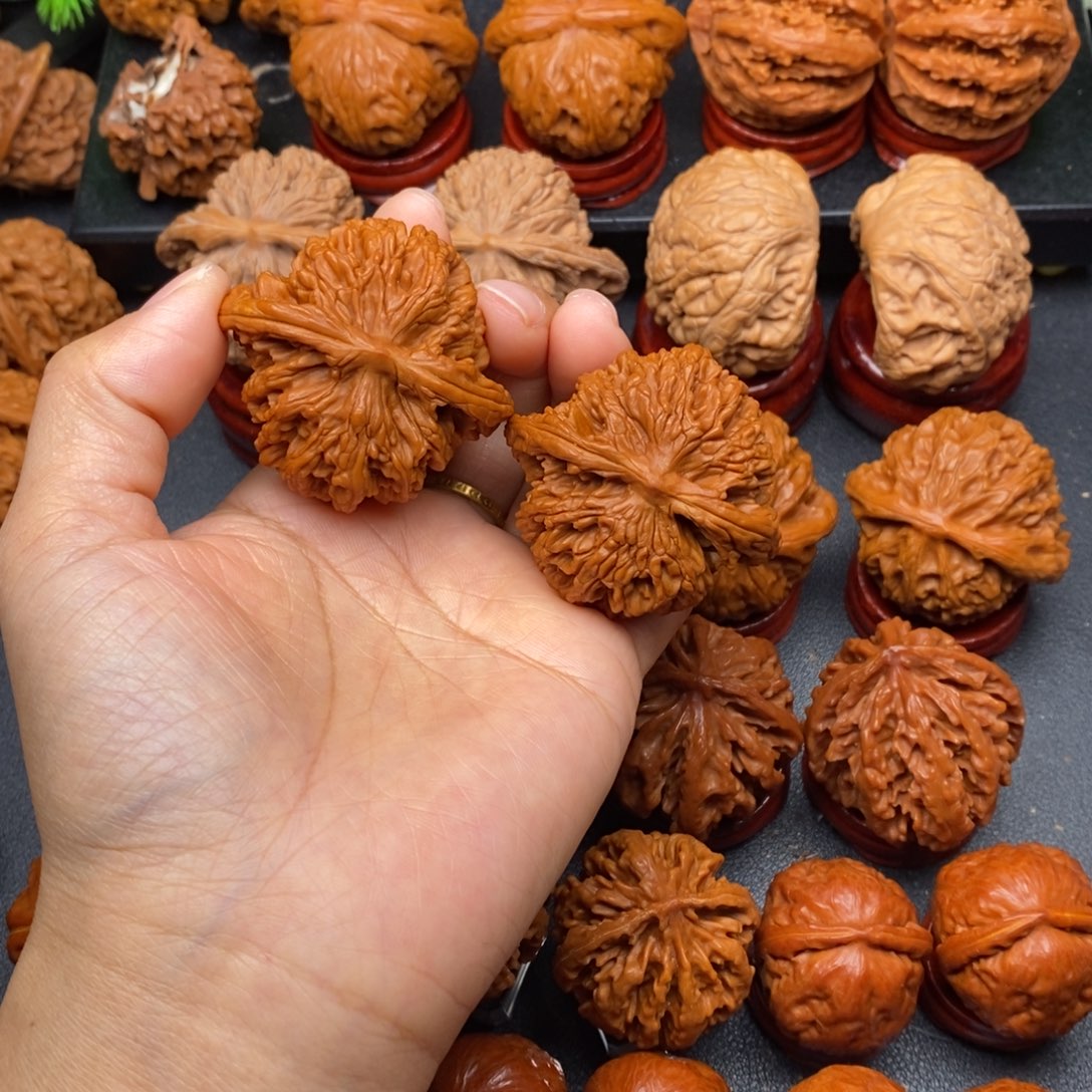 文玩核桃把件46虎头