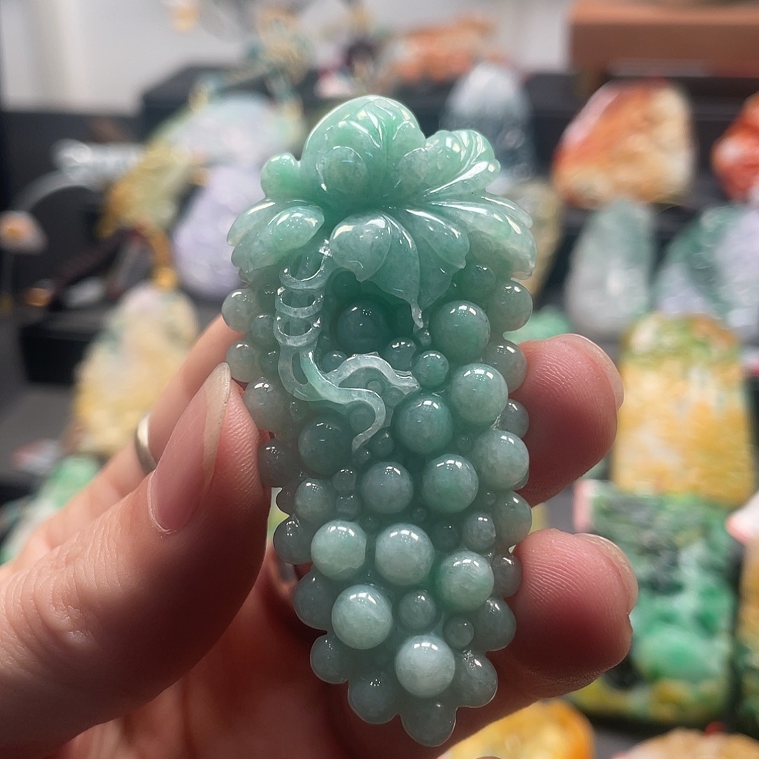 翡翠未镶嵌颈饰腾冲9