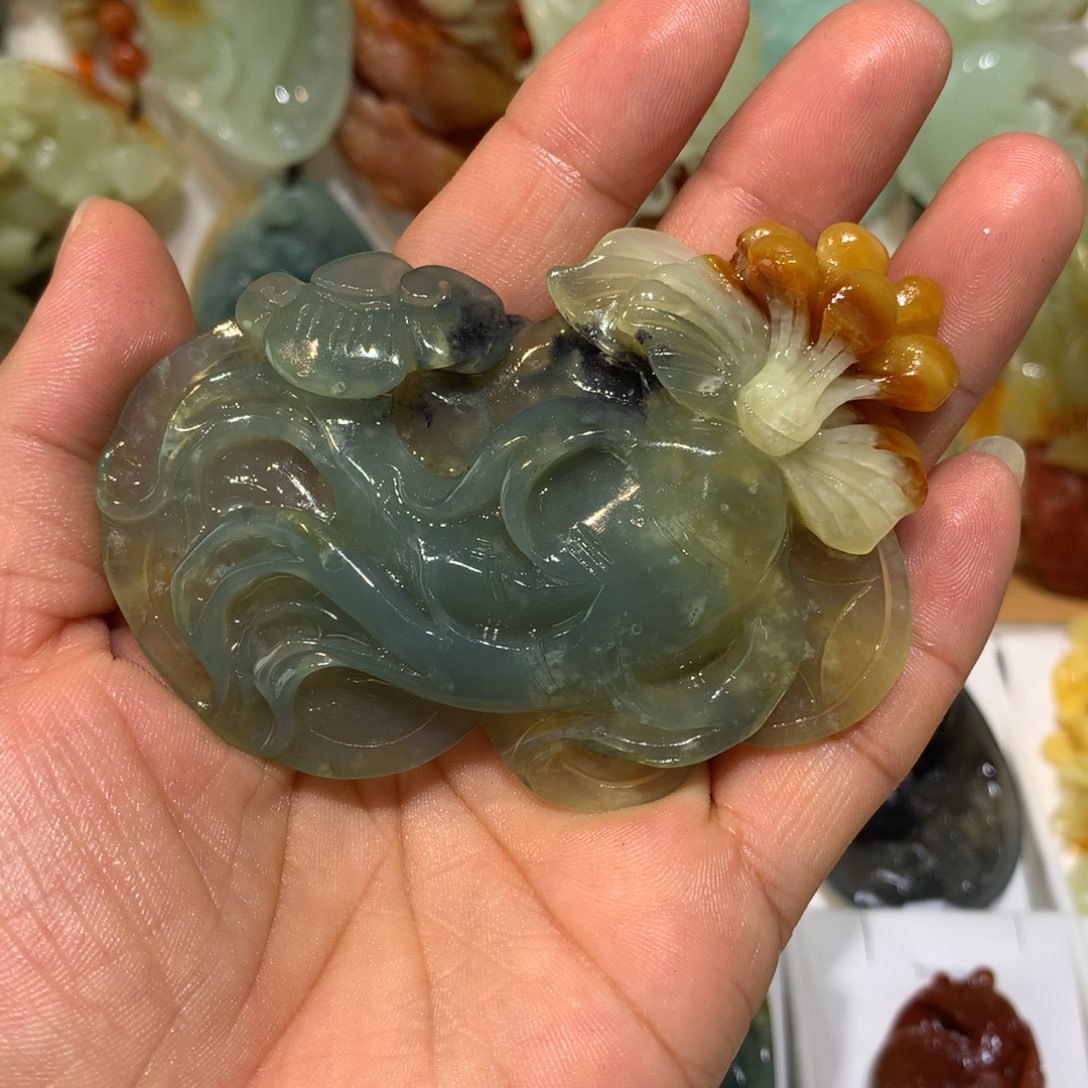 蛇纹石玉颈饰未镶嵌拥**福