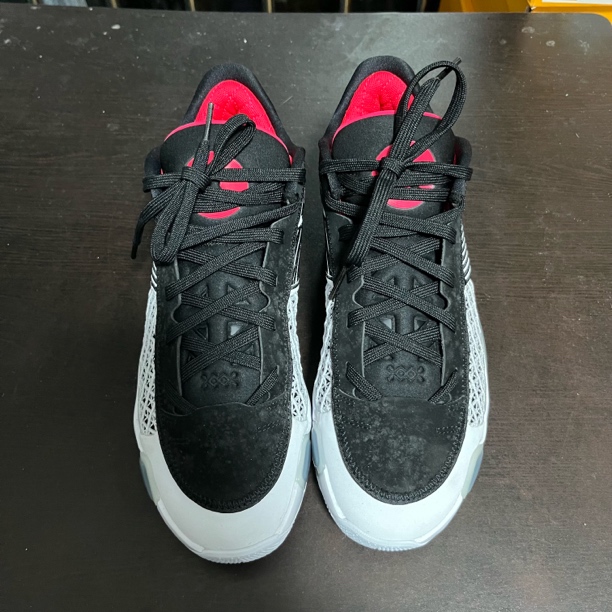 38代黑白 41码无配盒 正品篮球鞋