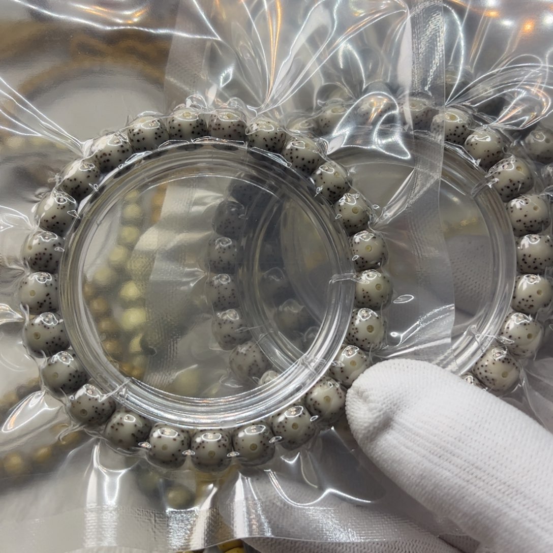 星月菩提手串灰包白大眼睛