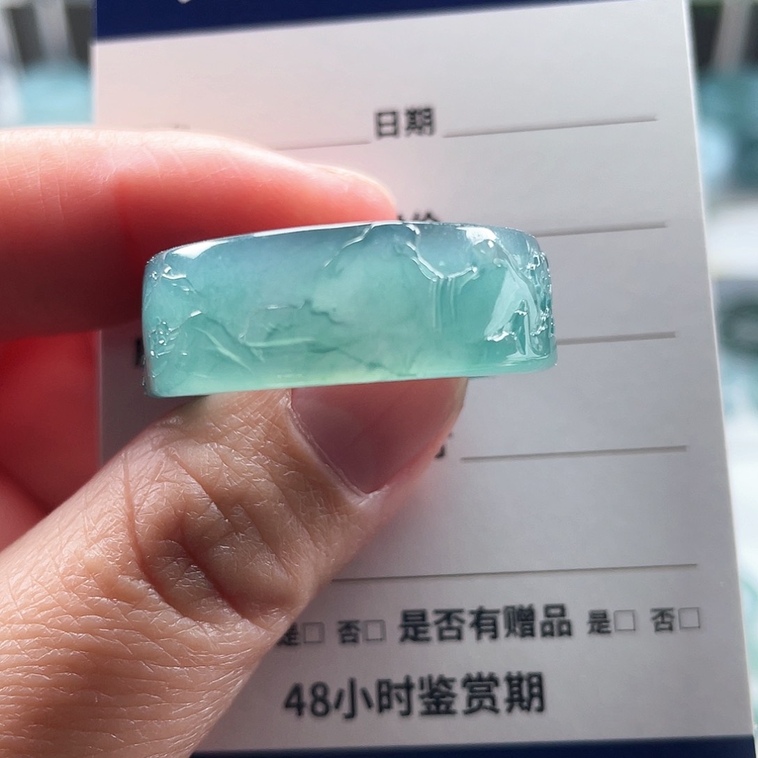 未镶嵌戒指翡翠欧*。翡翠