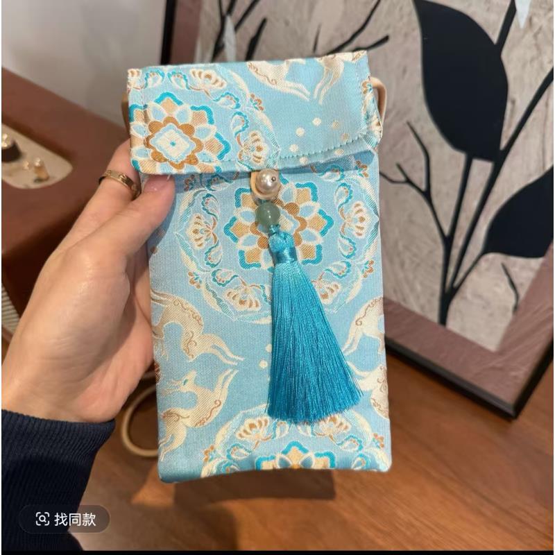 主播推荐老宋锦《宝花本鹿》时尚百搭气质手机包3254