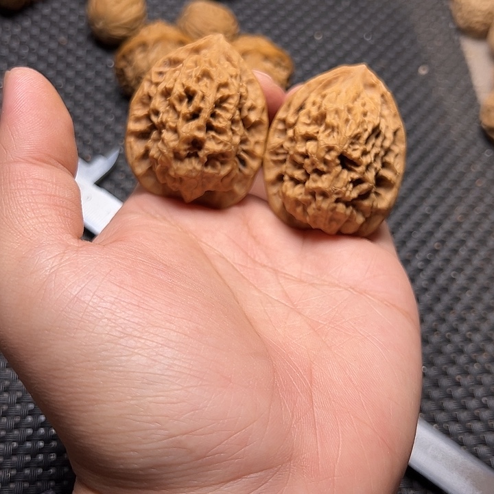 文玩核桃吊坠野生