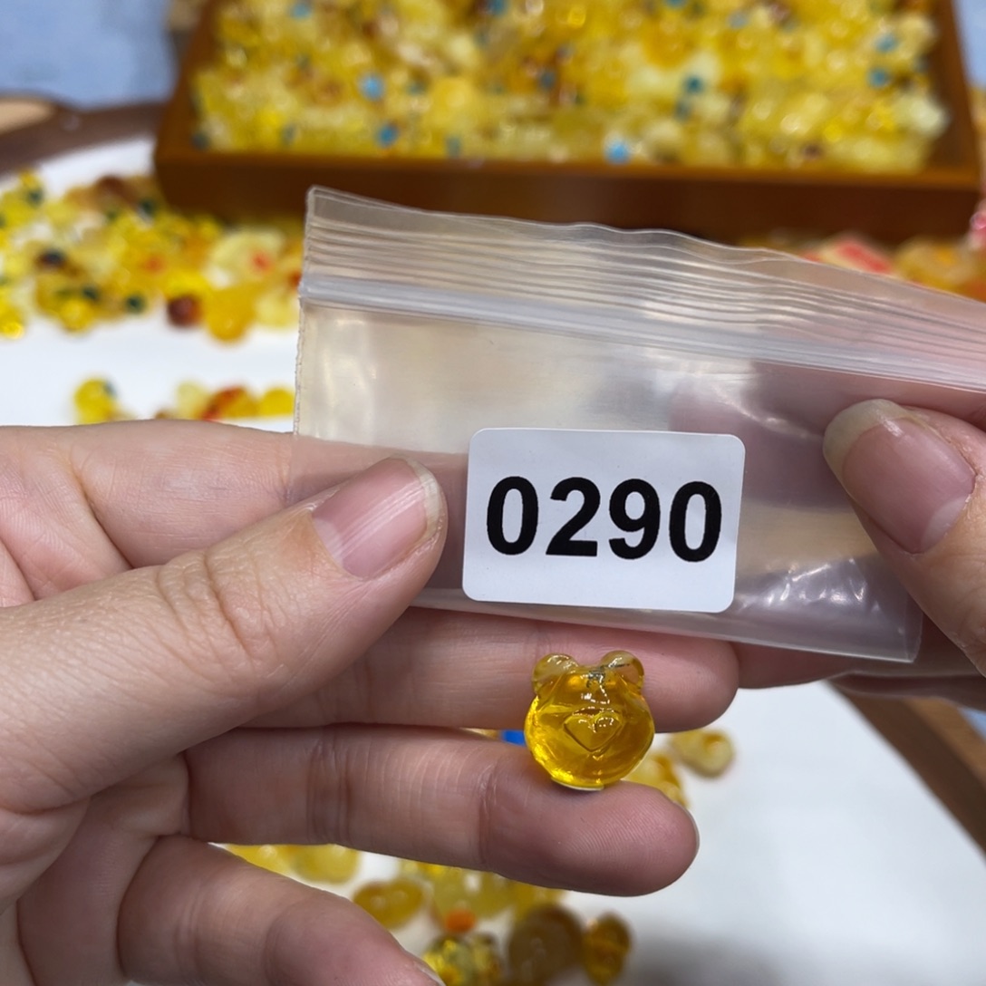 琥珀珠宝奇石未镶嵌