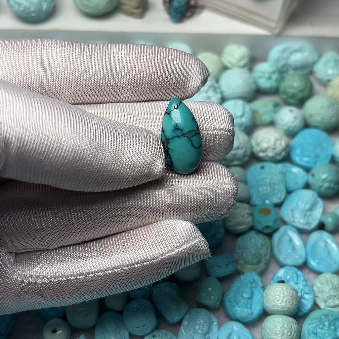 绿松石雕刻件未镶嵌