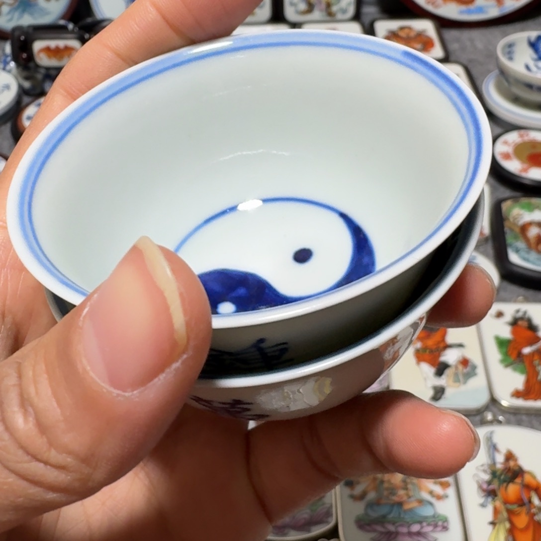 逍***人瓷片两个杯子一起