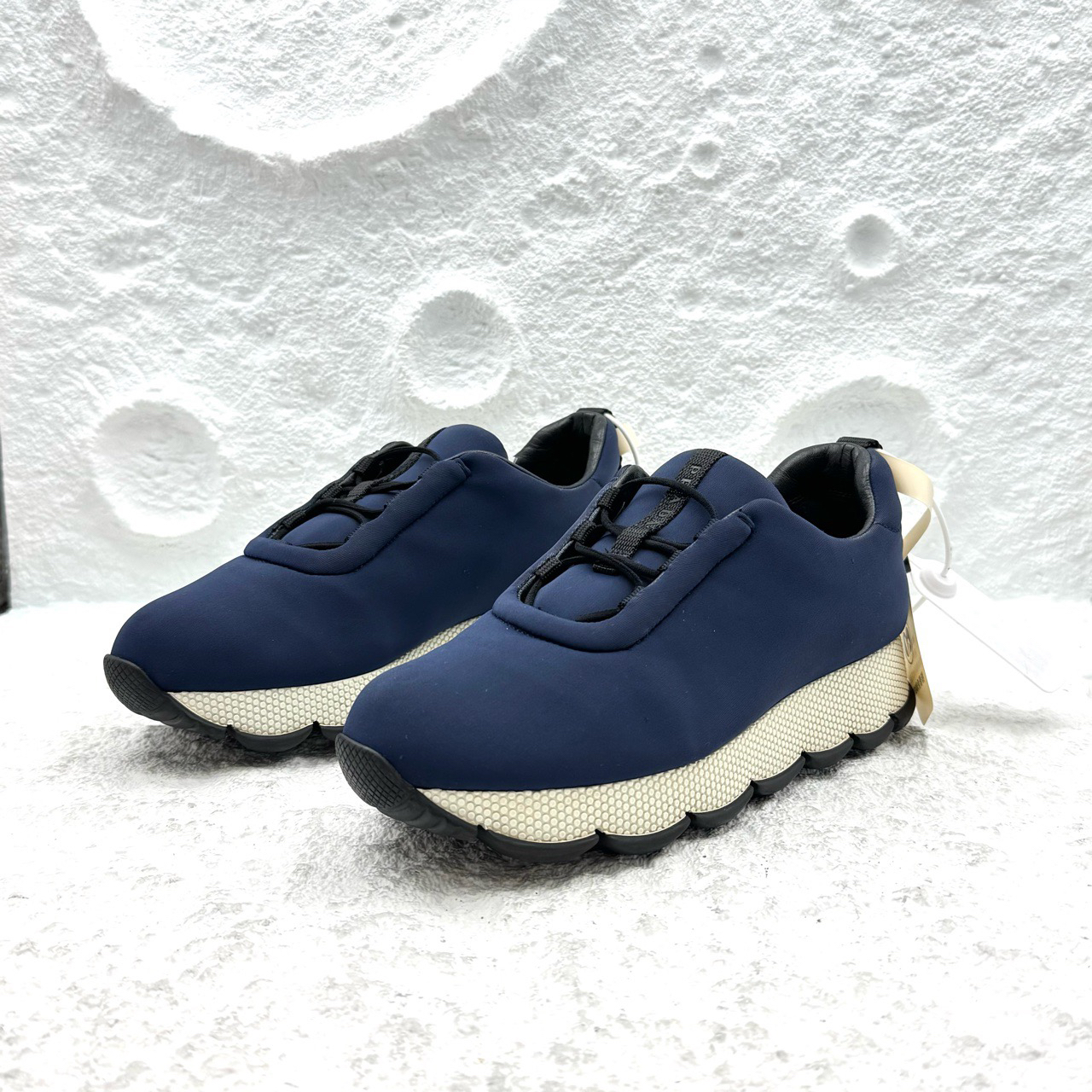 99新 Prada/普拉达 36码/深蓝色运动鞋/A1702