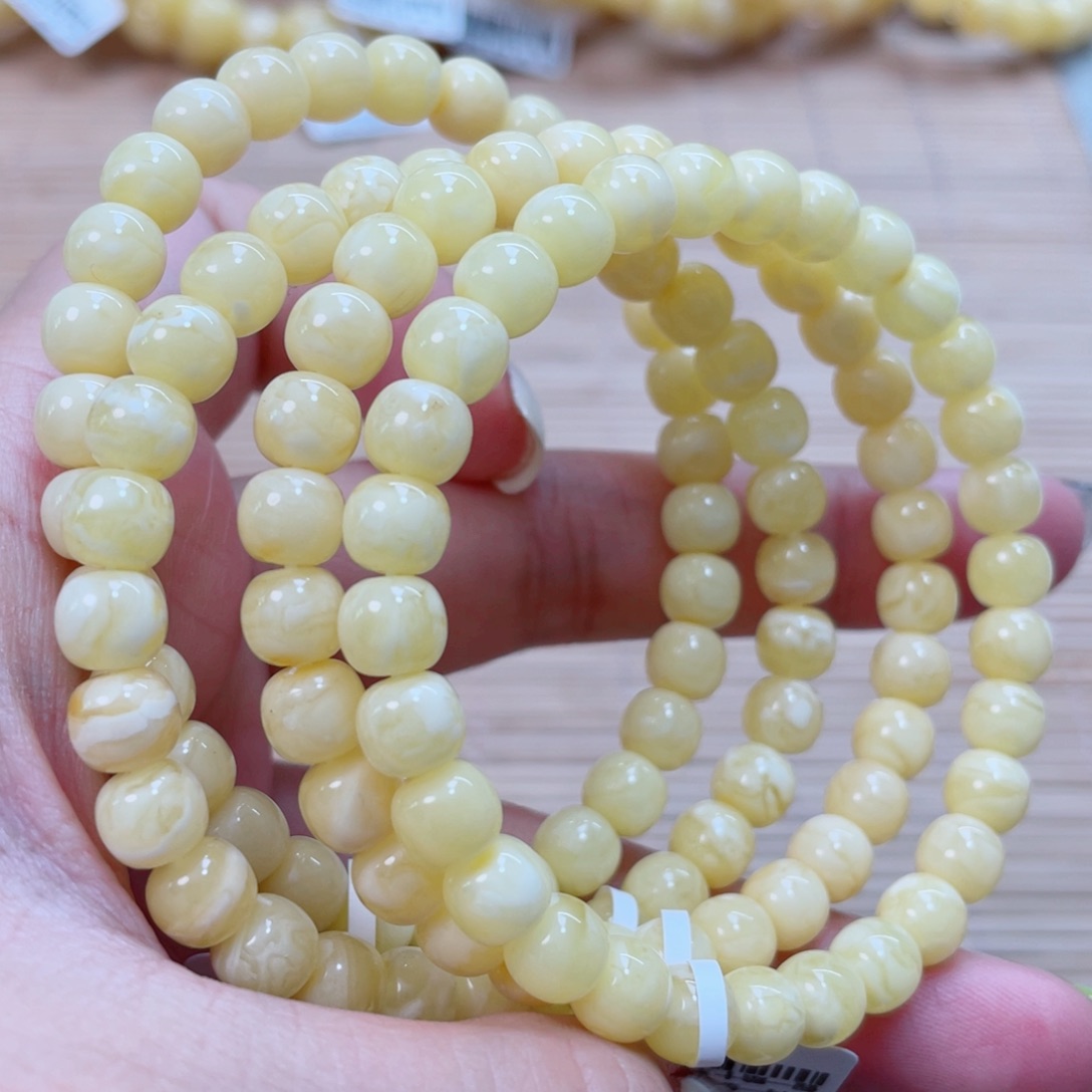 裸石蜜蜡未镶嵌多样性发其中一个