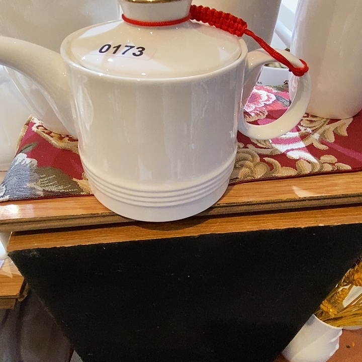 简***单骨质瓷库存产品小壶