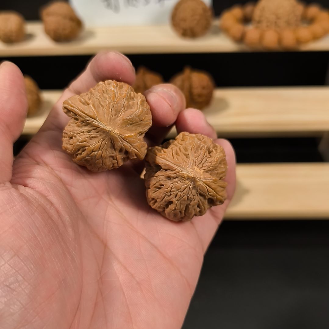 文玩核桃吊坠37铁锤有黄