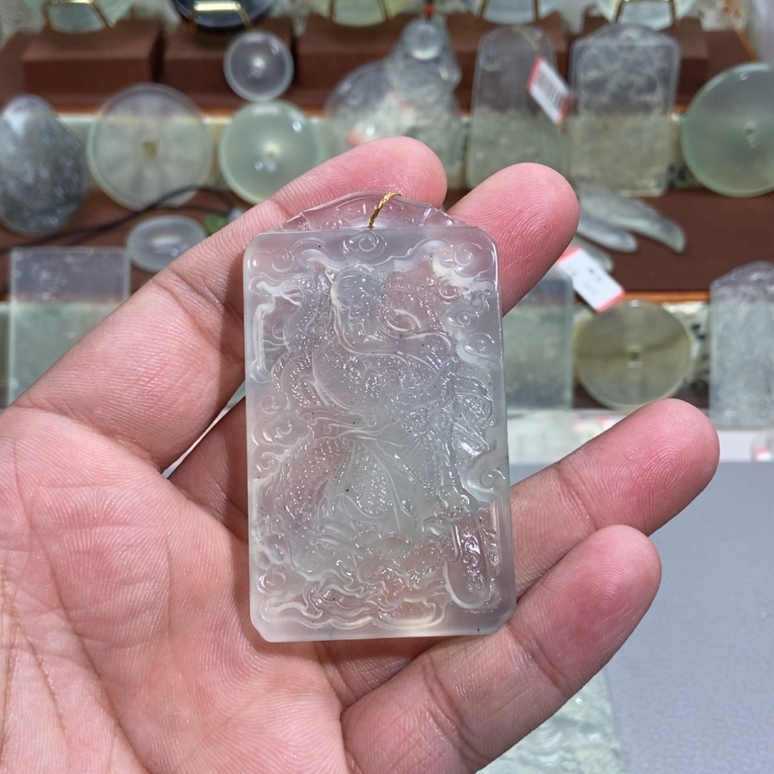 三***金蛇纹石玉未镶嵌颈饰