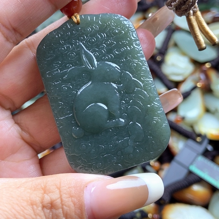 和田玉颈饰未镶嵌双面