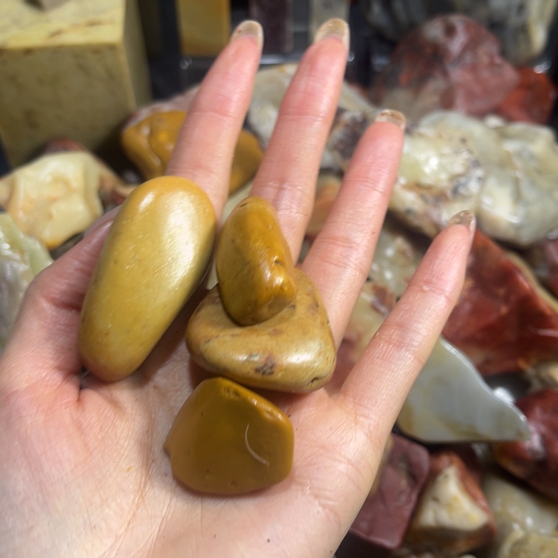 喵***主大叶紫檀（黑酸枝木类）寿山石