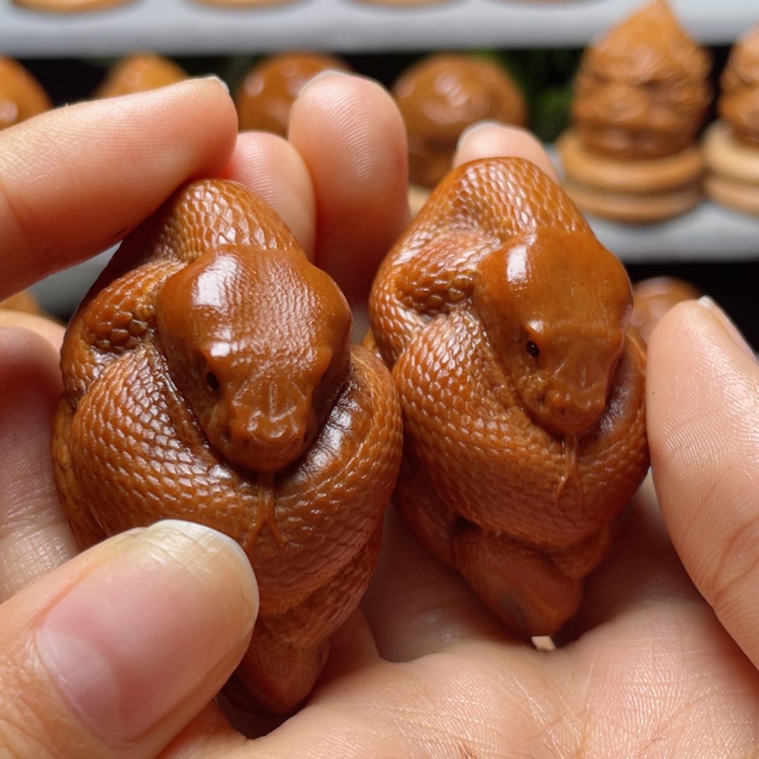 吊坠橄榄核志***顺蛇手球3.3   879