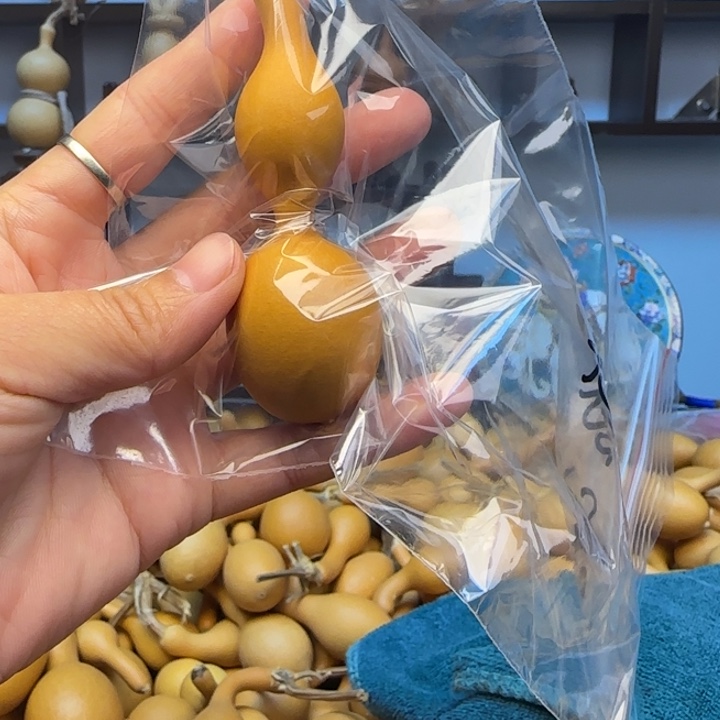 ✘***哥大叶紫檀（黑酸枝木类）