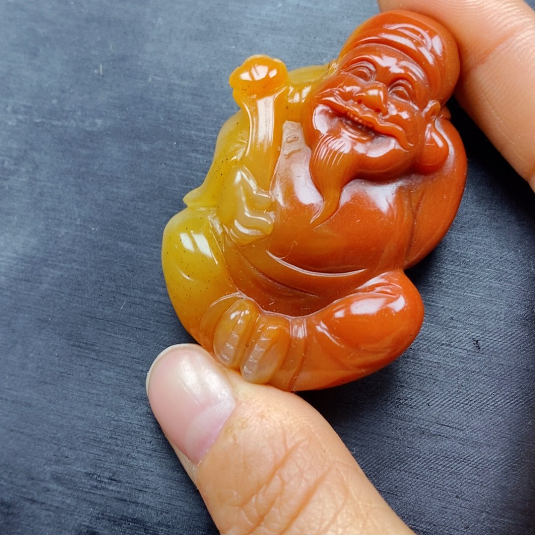 石英质玉（黄龙玉）颈饰未镶嵌