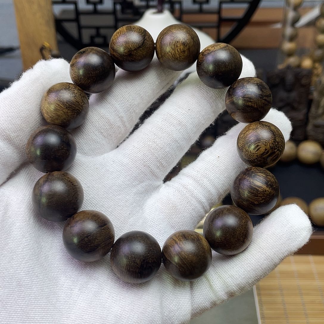 羲***厂沉香手串达拉干………………