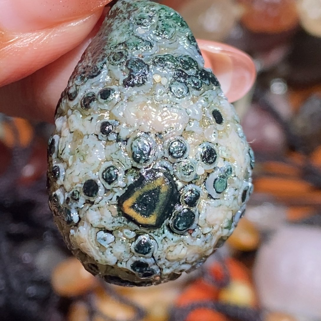 玛瑙/玉髓未镶嵌珠宝半成品