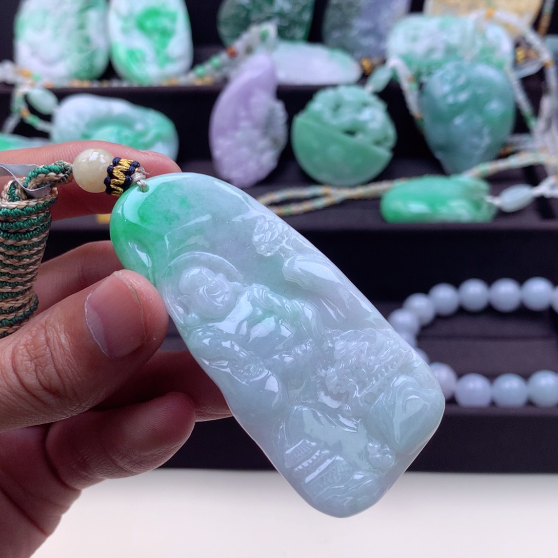 翡翠颈饰未镶嵌吊坠