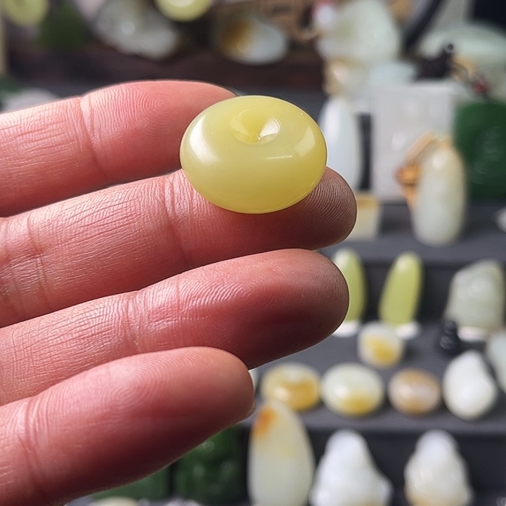 和田玉（黄玉）未镶嵌颈饰