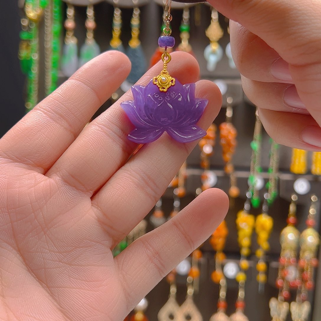 翡翠合金耳饰九**玥翡翠一只