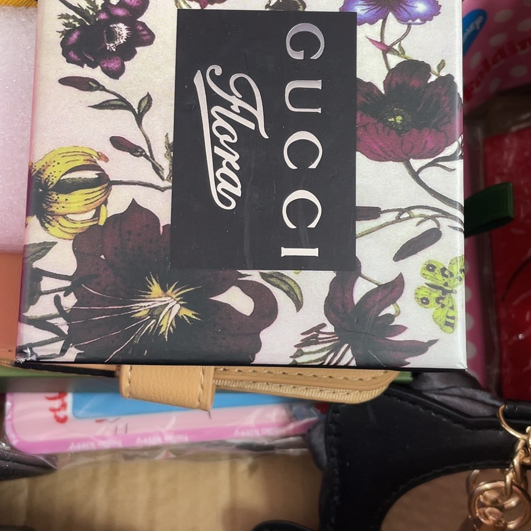 正***正化妆包等各种产品