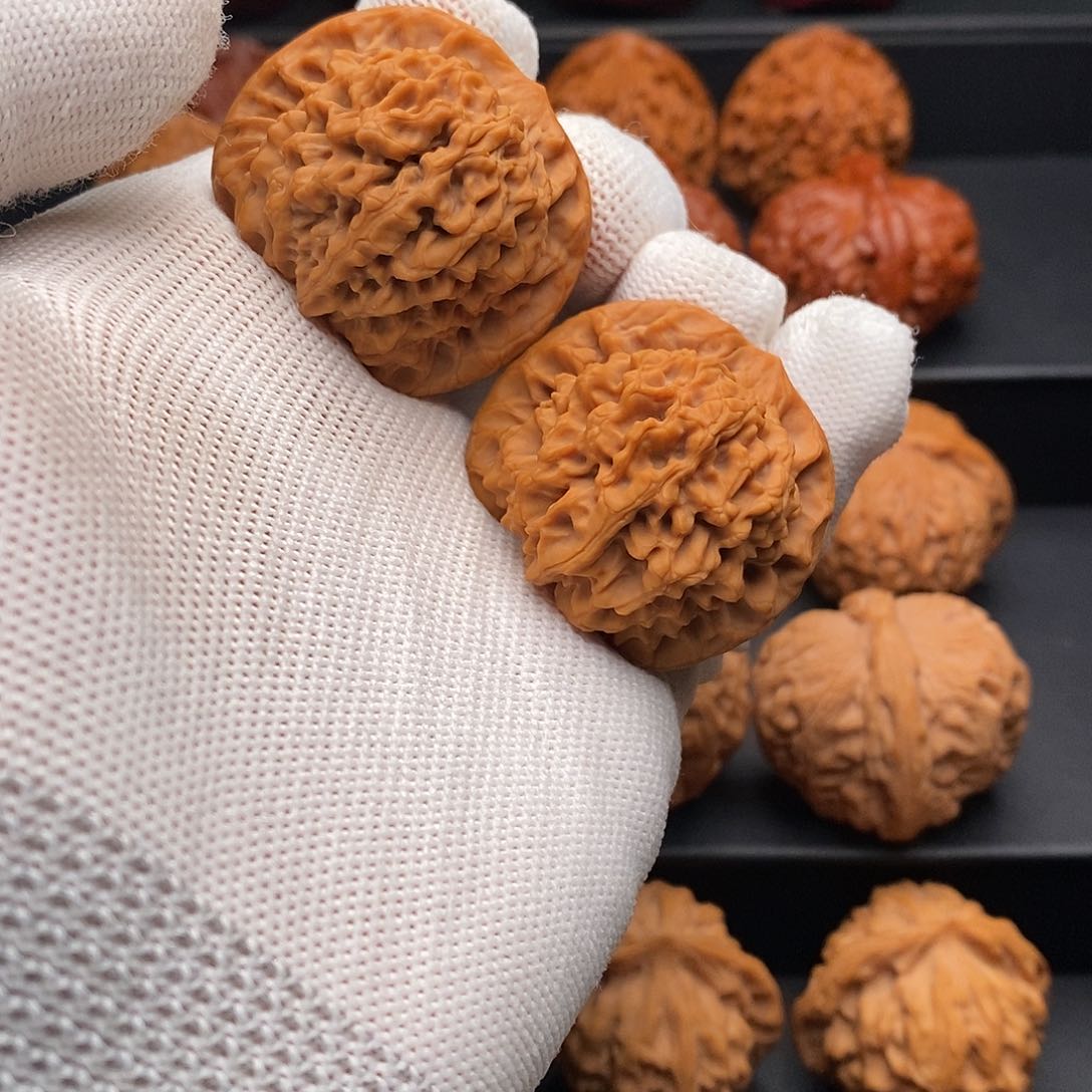 文玩核桃把件38秦闷