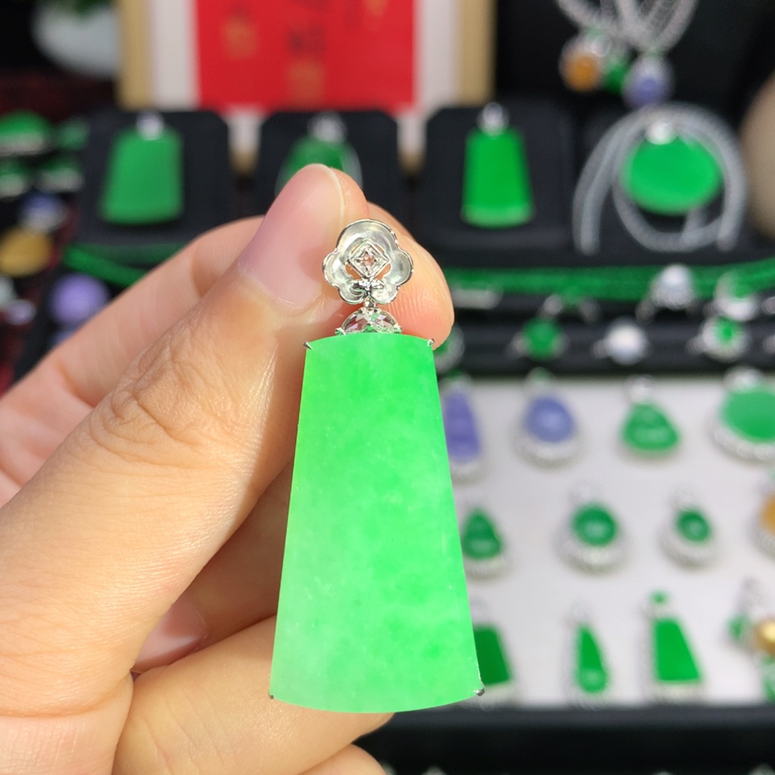 翡翠18K金镶嵌吊坠(不含链)