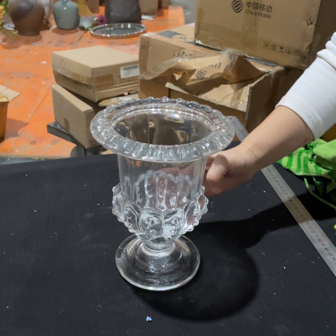 陶瓷花瓶，家居摆件。