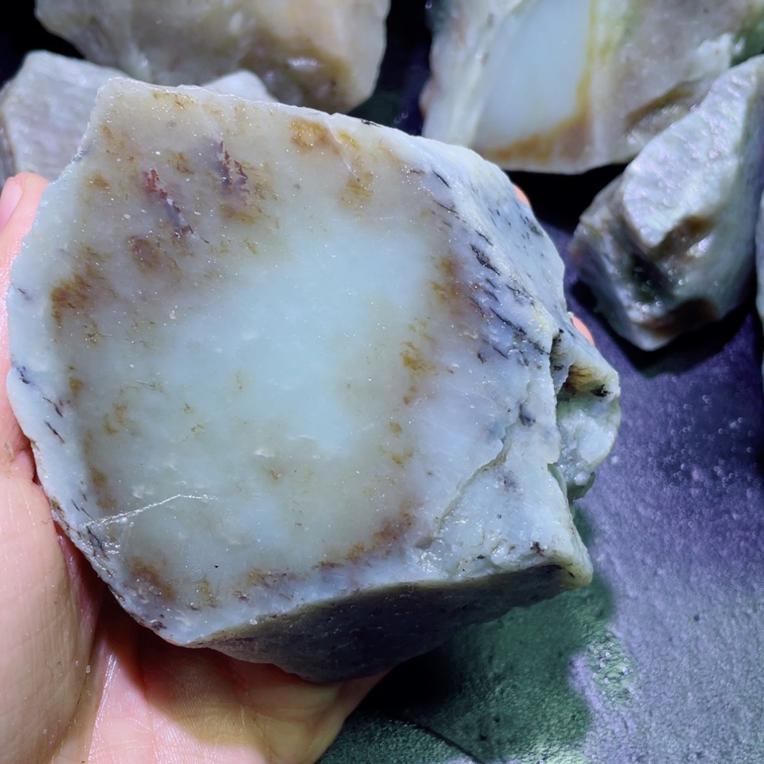 和田玉未镶嵌珠宝半成品