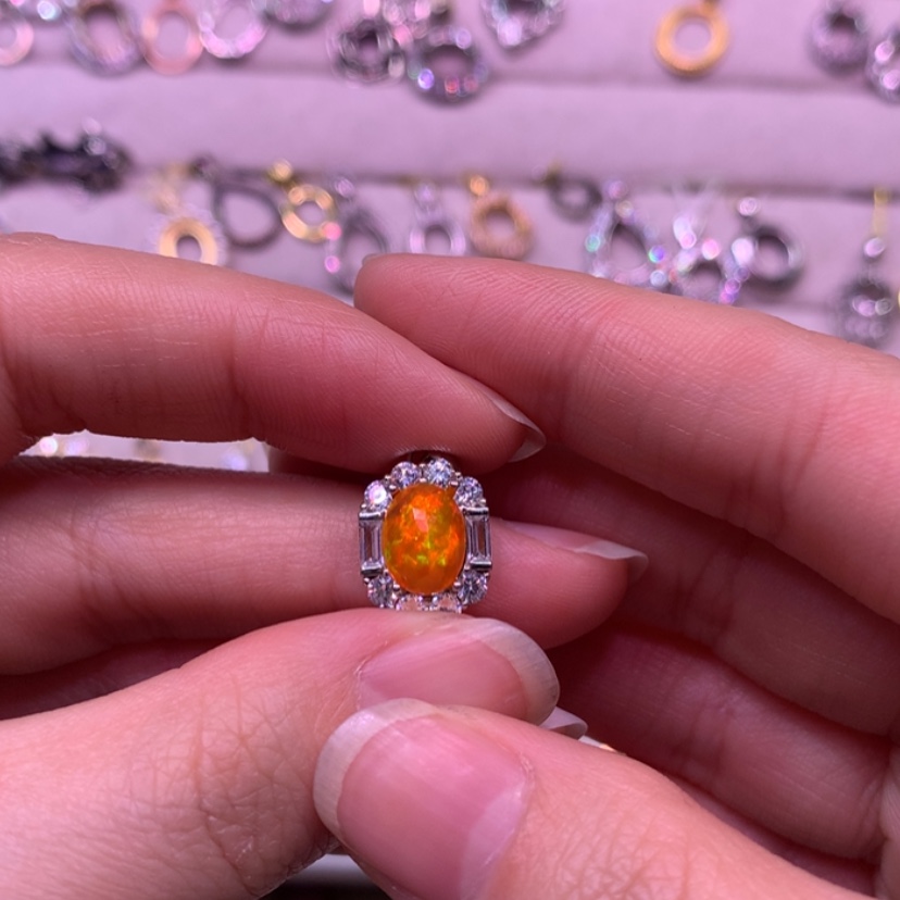 【闪购商品】欧泊吊坠款式银S925镶嵌凡**墨