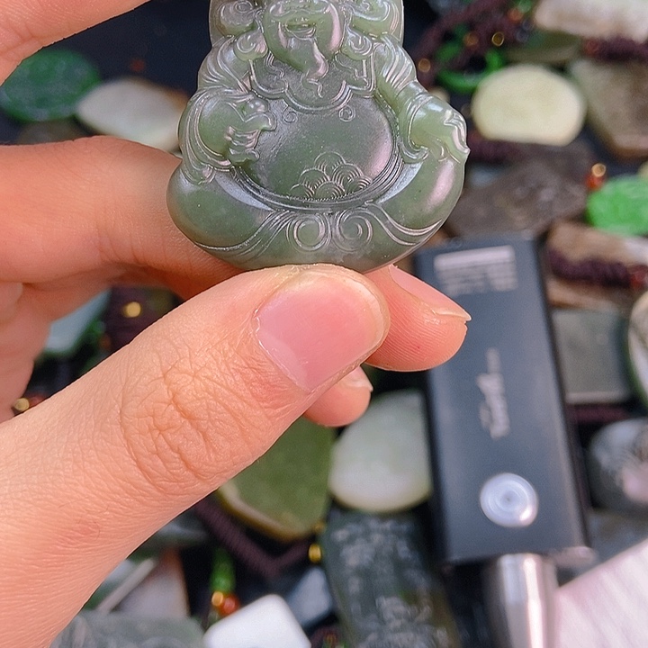 颈饰未镶嵌和田玉