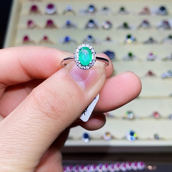 祖母绿戒指银S925镶嵌D****d1111