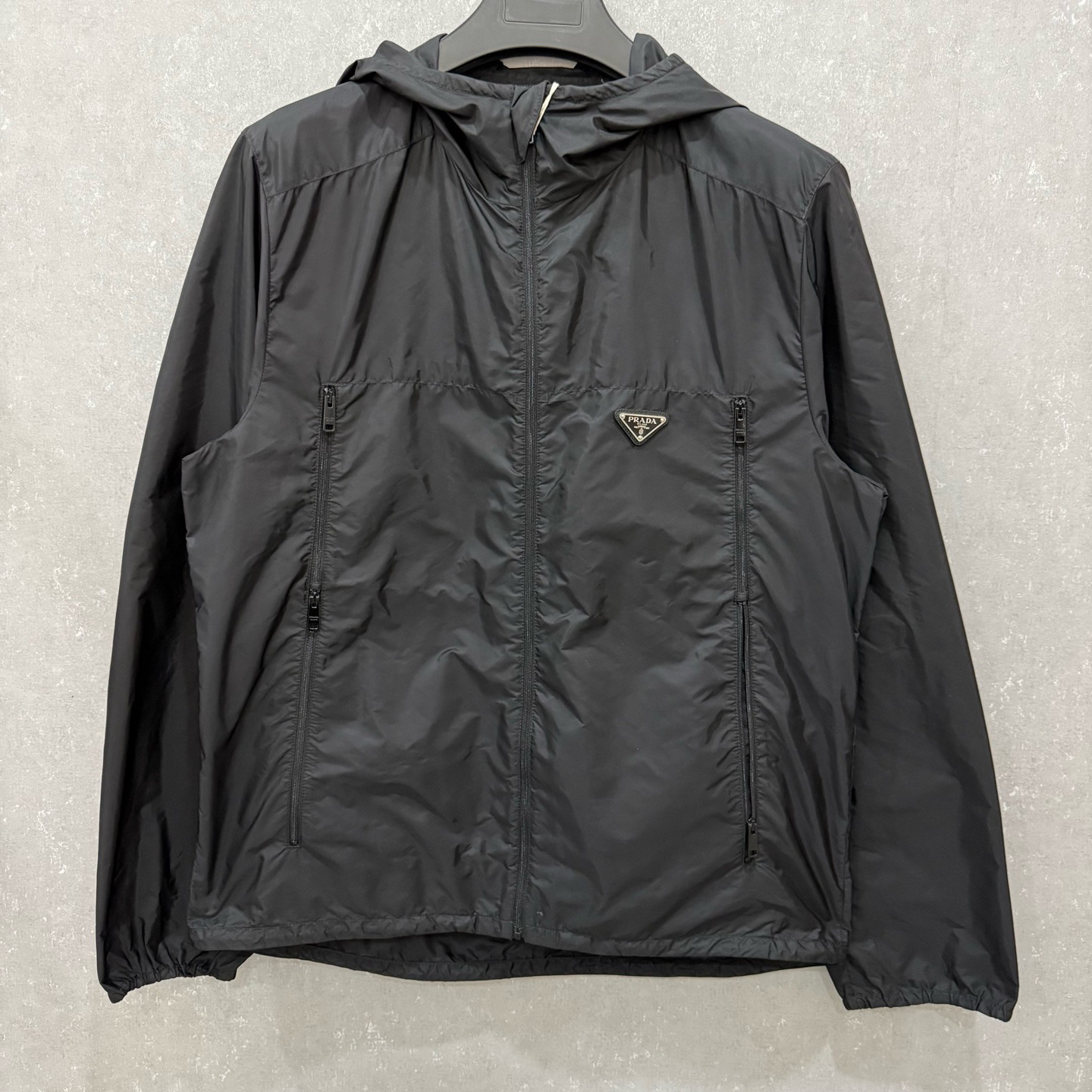 99新 Prada/普拉达 三角徽标连帽夹克50码/007248