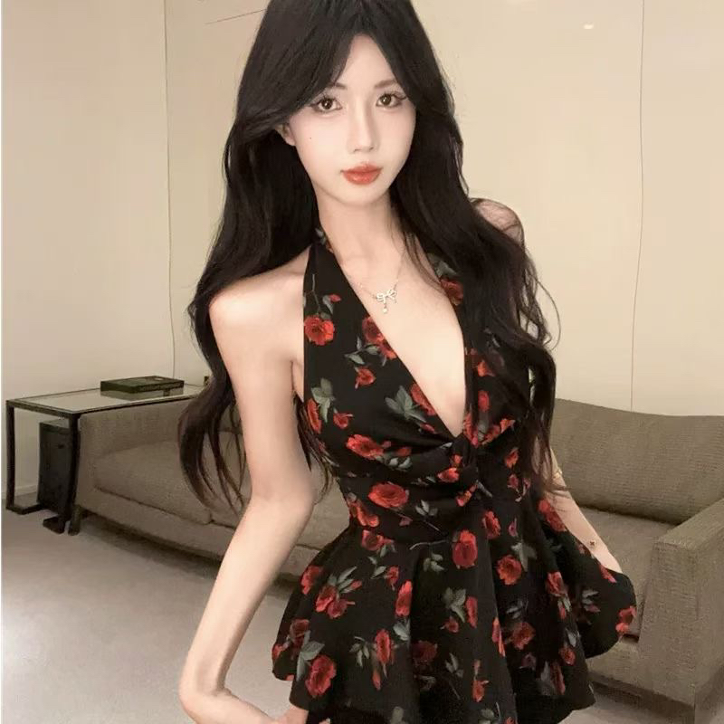 彤彤家辣妹纯欲风挂脖碎花V领无袖背心夏季性感小上衣