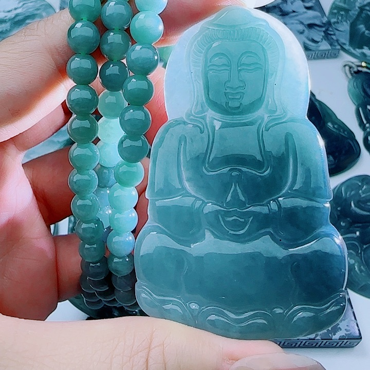 翡翠未镶嵌颈饰多样性发货天然的A货翡翠