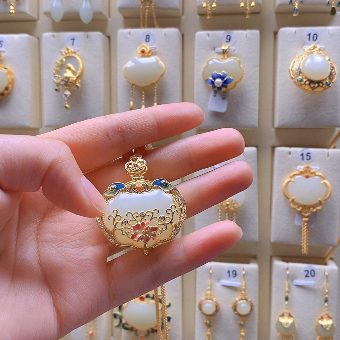 和田玉银S925镶嵌颈饰