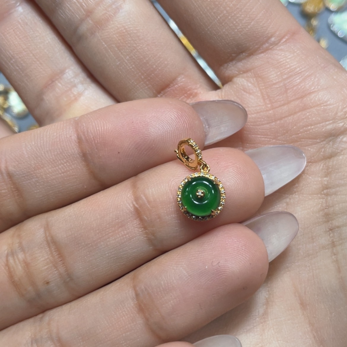 【闪购商品】翡翠吊坠(不含链)18K金镶嵌