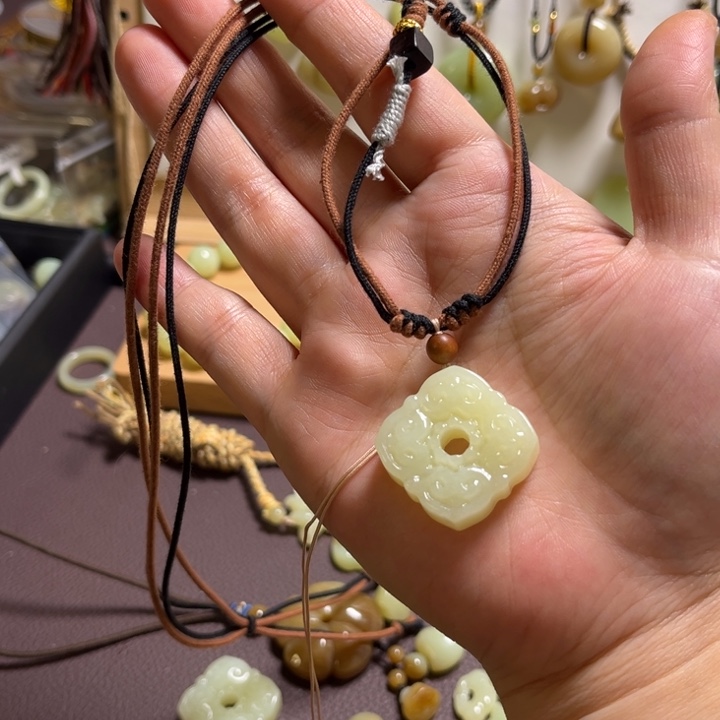 ～***～和田玉未镶嵌颈饰