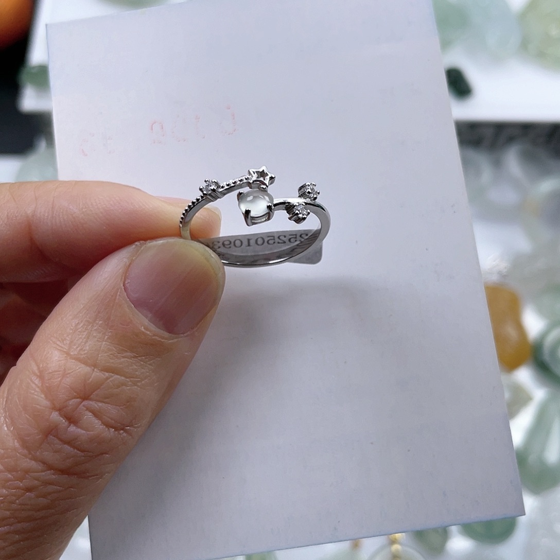 翡翠颈饰未镶嵌方*冰蛋面