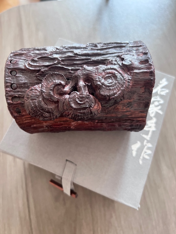 张圣林整挖小叶紫檀蝈蝈笼 原木巧雕工艺